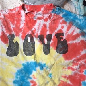 A T-shirt that comes with the whole rainbow! 🌈 😁